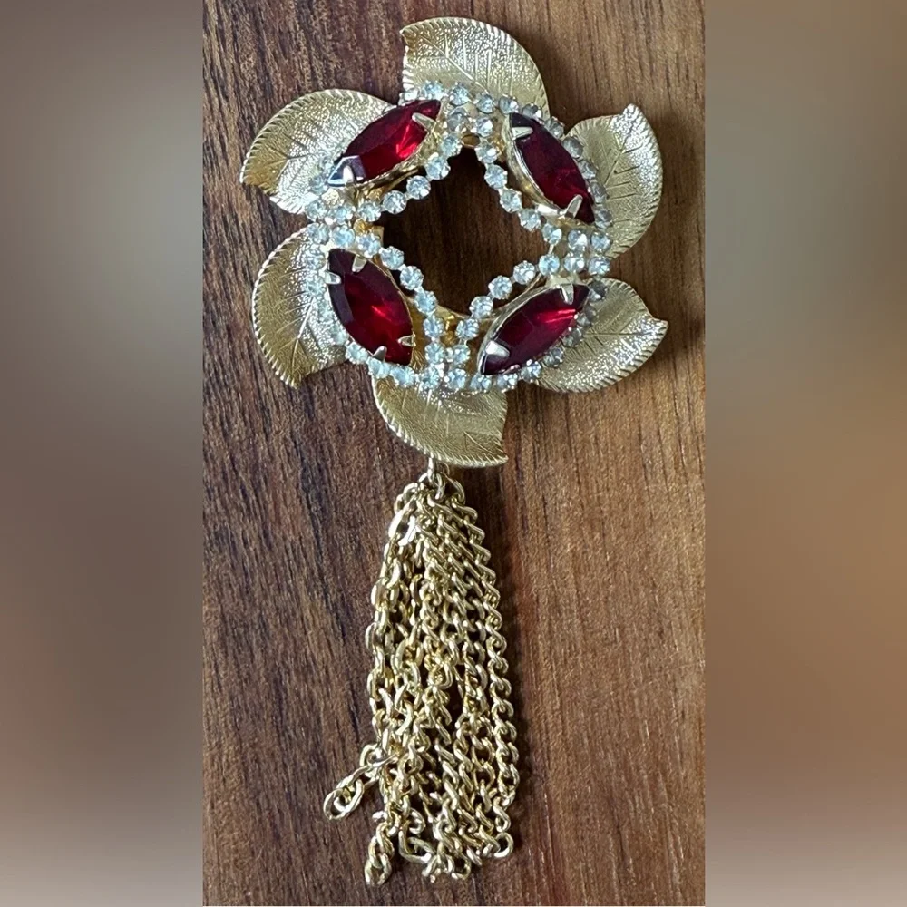 Vintage Gold Tone Chain Dangling and Red Rhinestone Brooch Pin